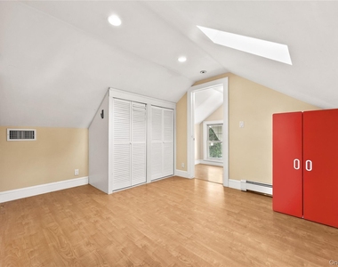 15 Pershing Avenue - Photo Thumbnail 22