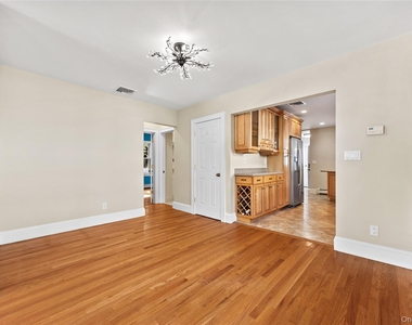 15 Pershing Avenue - Photo Thumbnail 8
