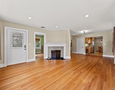 15 Pershing Avenue - Photo Thumbnail 4