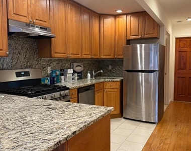 4033 191st Street - Photo Thumbnail 4