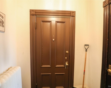 87 Green Street - Photo Thumbnail 2