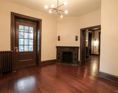 87 Green Street - Photo Thumbnail 7