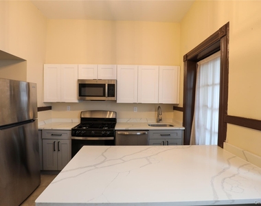 87 Green Street - Photo Thumbnail 12