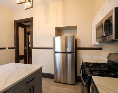 87 Green Street - Photo Thumbnail 13