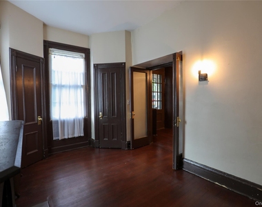 87 Green Street - Photo Thumbnail 10