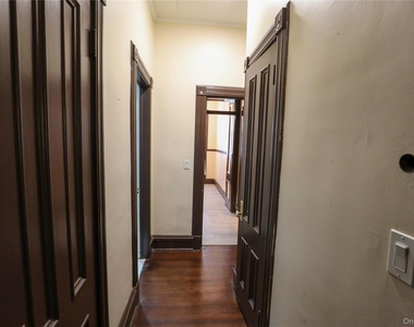87 Green Street - Photo Thumbnail 5