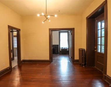 87 Green Street - Photo Thumbnail 8