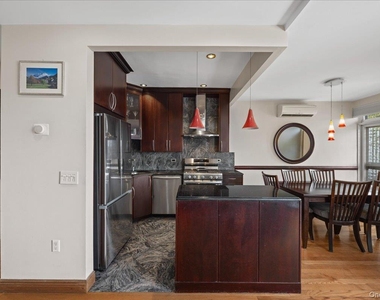 70-18 Calamus Avenue - Photo Thumbnail 8