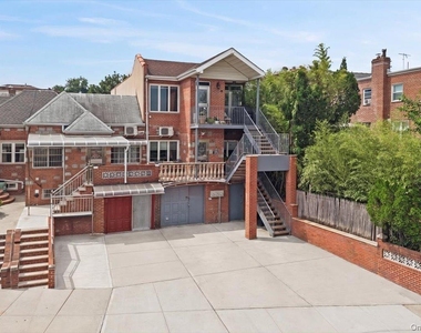 70-18 Calamus Avenue - Photo Thumbnail 1