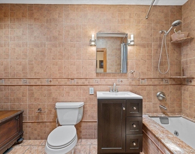 70-18 Calamus Avenue - Photo Thumbnail 15