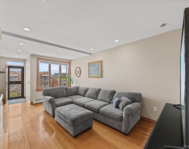 70-18 Calamus Avenue - Photo Thumbnail 13
