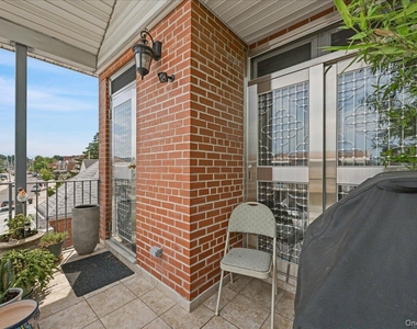 70-18 Calamus Avenue - Photo Thumbnail 4
