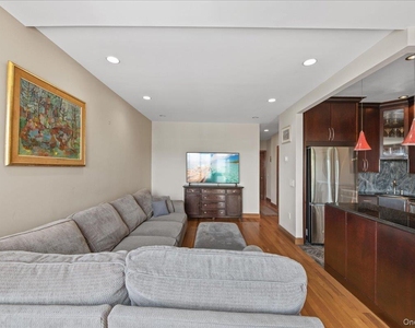 70-18 Calamus Avenue - Photo Thumbnail 12