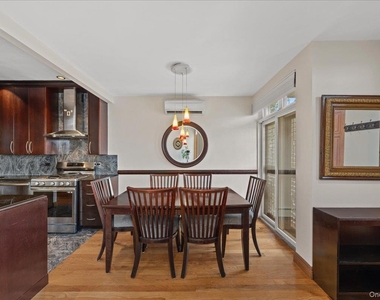 70-18 Calamus Avenue - Photo Thumbnail 6
