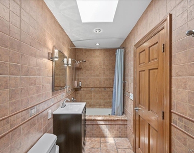 70-18 Calamus Avenue - Photo Thumbnail 16