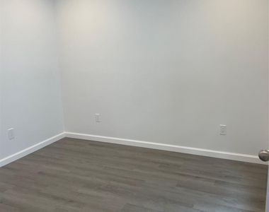 653 Jersey Avenue - Photo Thumbnail 1