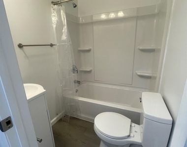 653 Jersey Avenue - Photo Thumbnail 7