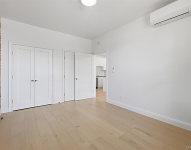 207 Main Street - Photo Thumbnail 13