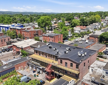 207 Main Street - Photo Thumbnail 20
