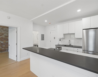 207 Main Street - Photo Thumbnail 7