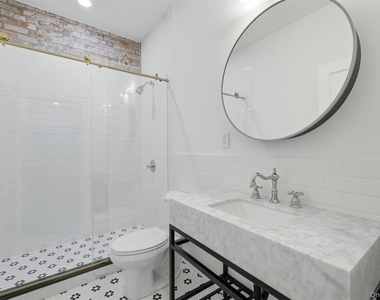 207 Main Street - Photo Thumbnail 11