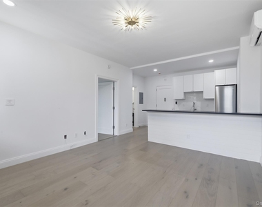 207 Main Street - Photo Thumbnail 9