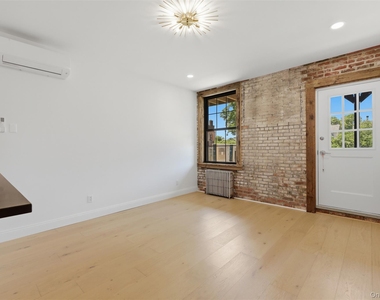207 Main Street - Photo Thumbnail 10