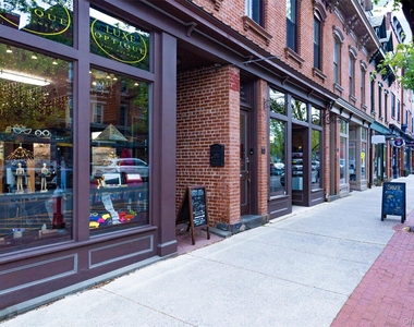 207 Main Street - Photo Thumbnail 14