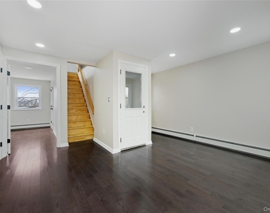 120 Maple Avenue - Photo Thumbnail 7