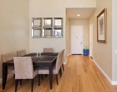 2728 Thomson Avenue - Photo Thumbnail 5