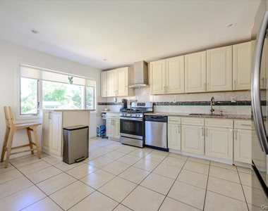 506 Cedarwood Drive - Photo Thumbnail 9