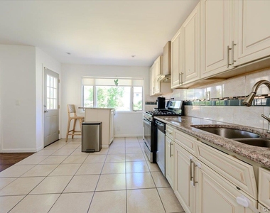 506 Cedarwood Drive - Photo Thumbnail 11