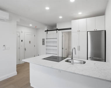 207 Main Street - Photo Thumbnail 5