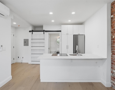 207 Main Street - Photo Thumbnail 6