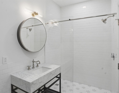 207 Main Street - Photo Thumbnail 8