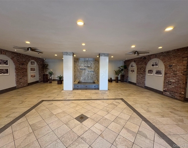 67-50 Thornton Pl - Photo Thumbnail 11