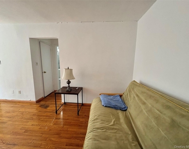 67-50 Thornton Pl - Photo Thumbnail 5