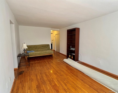 67-50 Thornton Pl - Photo Thumbnail 3