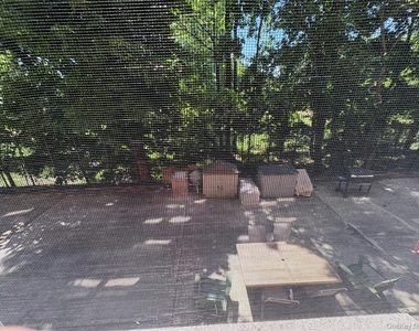 67-50 Thornton Pl - Photo Thumbnail 9