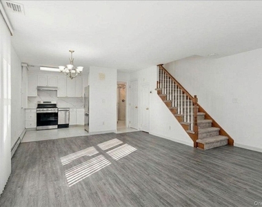 27 Woodside Avenue - Photo Thumbnail 3