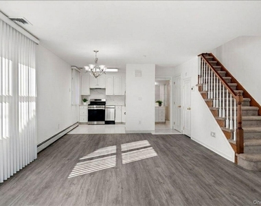 27 Woodside Avenue - Photo Thumbnail 1