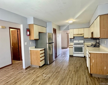 39 Cedar Court - Photo Thumbnail 4