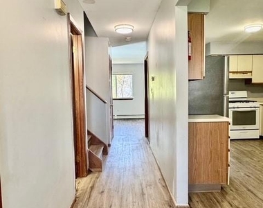 39 Cedar Court - Photo Thumbnail 7
