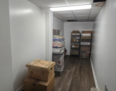 24 Anderson Avenue - Photo Thumbnail 12