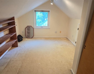 24 Anderson Avenue - Photo Thumbnail 7