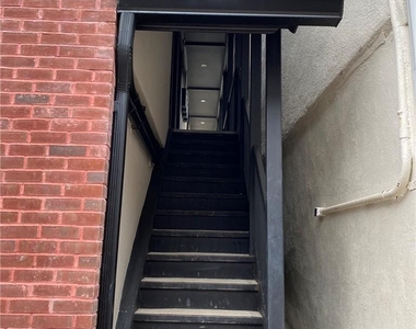86 Main Street - Photo Thumbnail 2