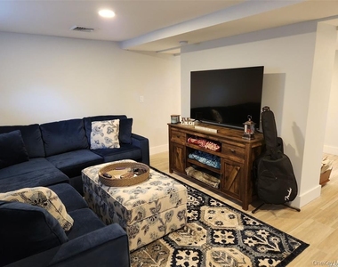 134 Ralph Avenue - Photo Thumbnail 6