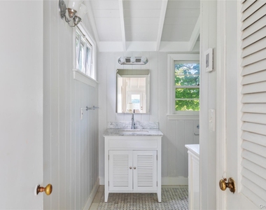 335 Centre Island Road - Photo Thumbnail 12