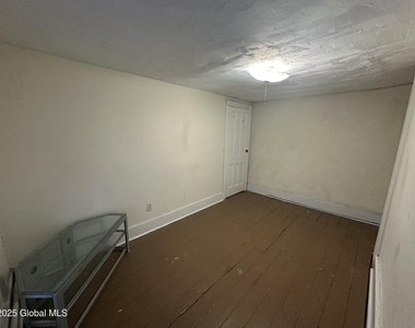 39 S Lake Avenue - Photo Thumbnail 8