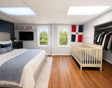 272-274 Locust Avenue - Photo Thumbnail 5